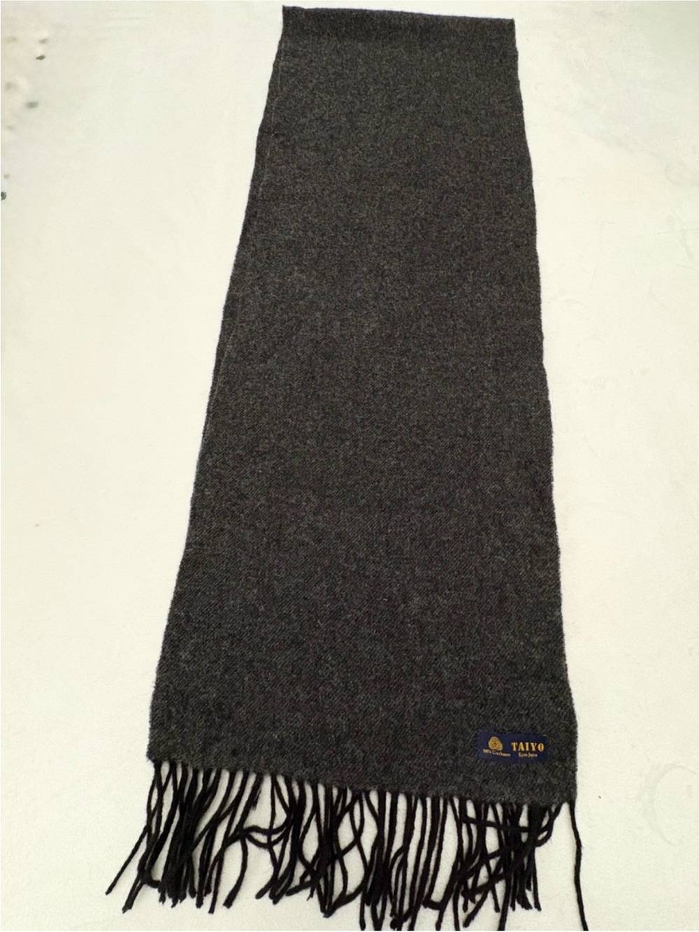 TAIYO Kyoto Men's Japan 100%
Cashmere Dark Gray Wool Blend Scarf
